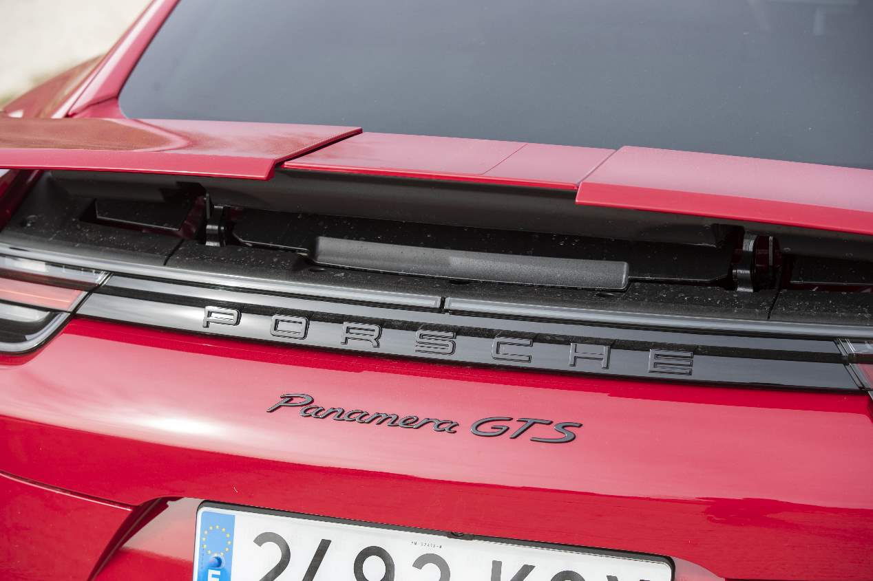 Mercedes-AMG CLS 53 vs Porsche Panamera GTS: dos berlinas deportivas, frente a frente