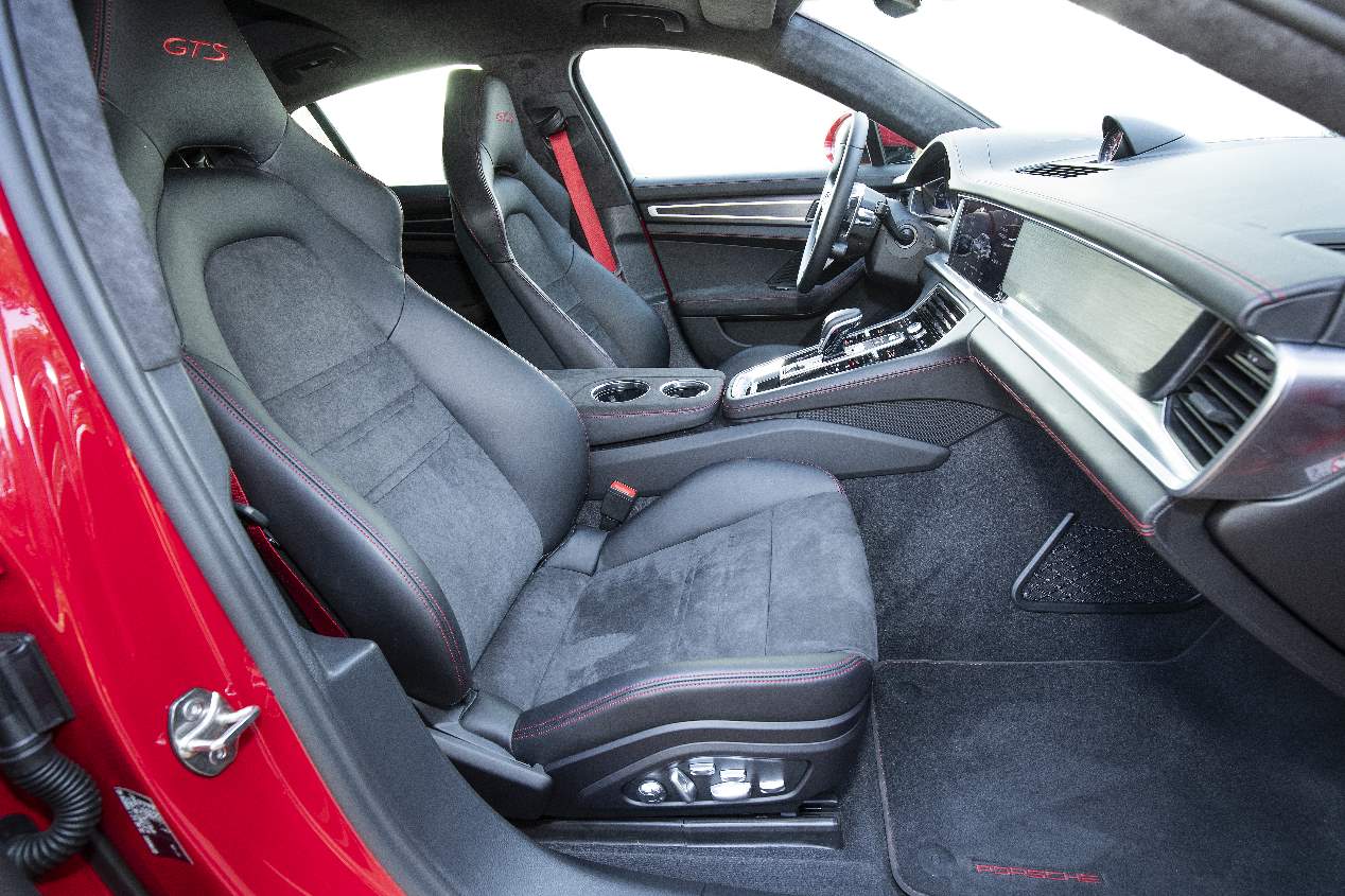 Mercedes-AMG CLS 53 vs Porsche Panamera GTS: dos berlinas deportivas, frente a frente