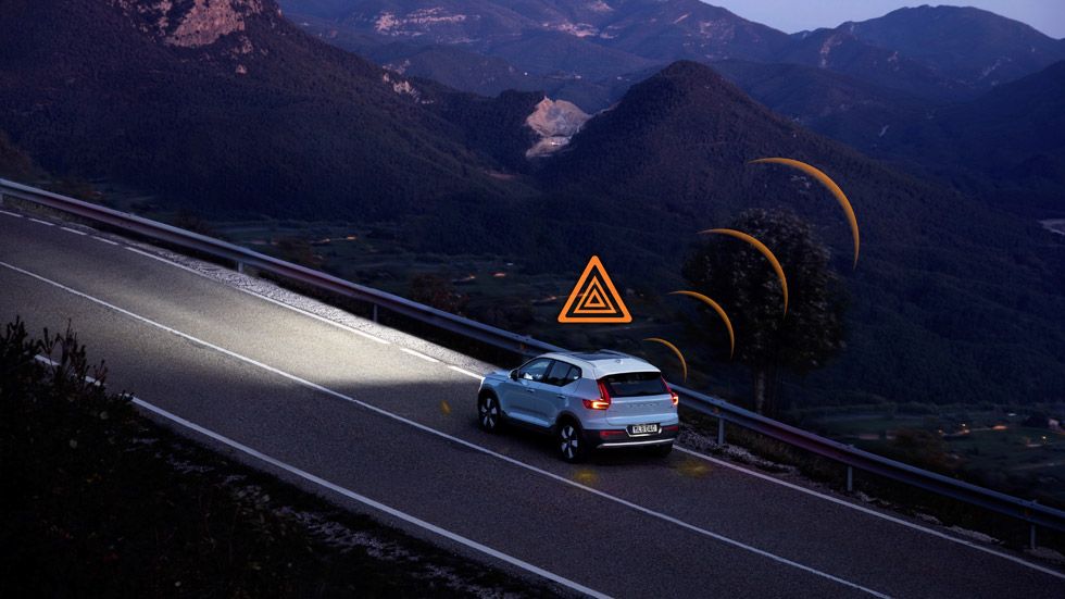 Los coches se comunicarán entre sí de los accidentes y peligros en las carreteras