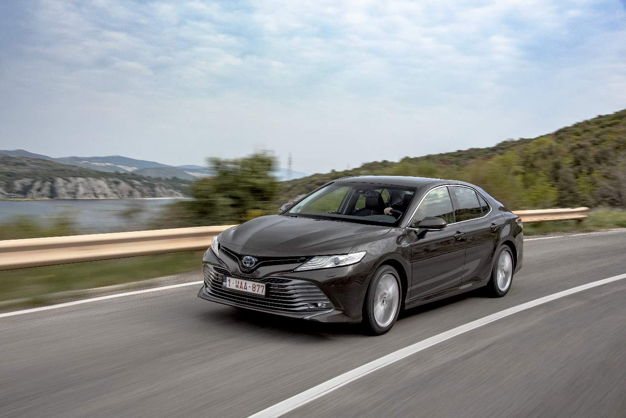Toyota Camry 2019: el sustituto del Avensis en Europa, en fotos