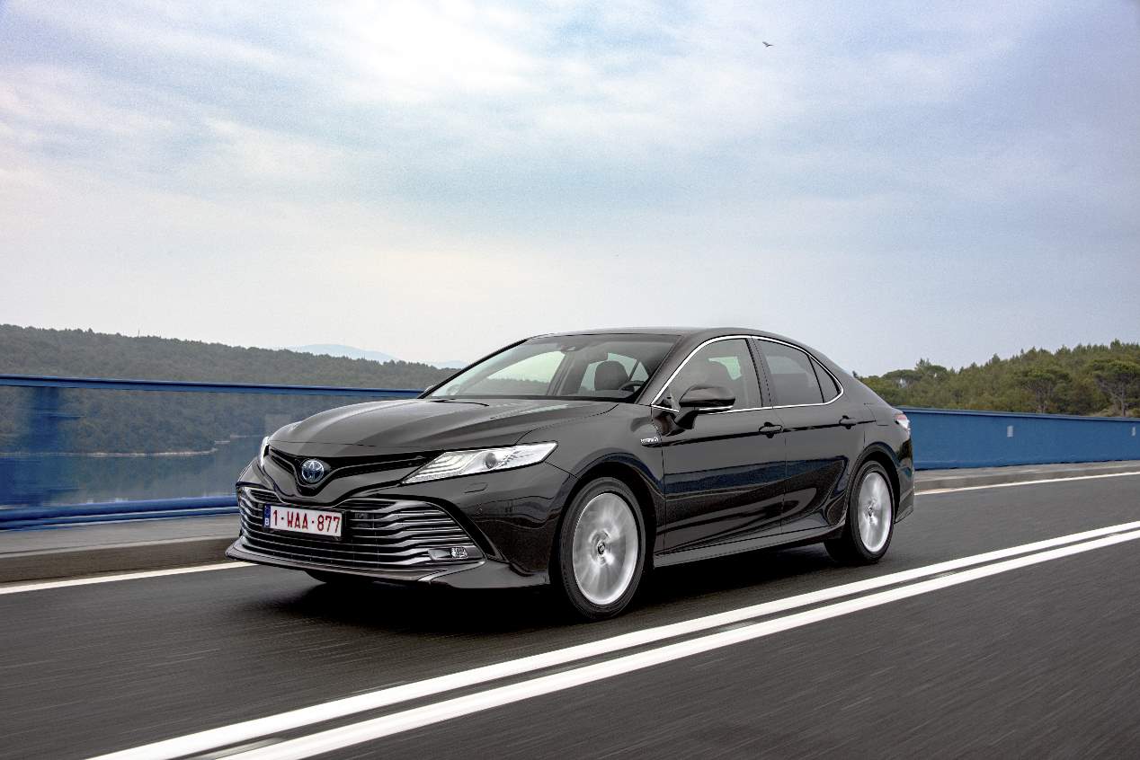 Toyota Camry 2019: el sustituto del Avensis en Europa, en fotos