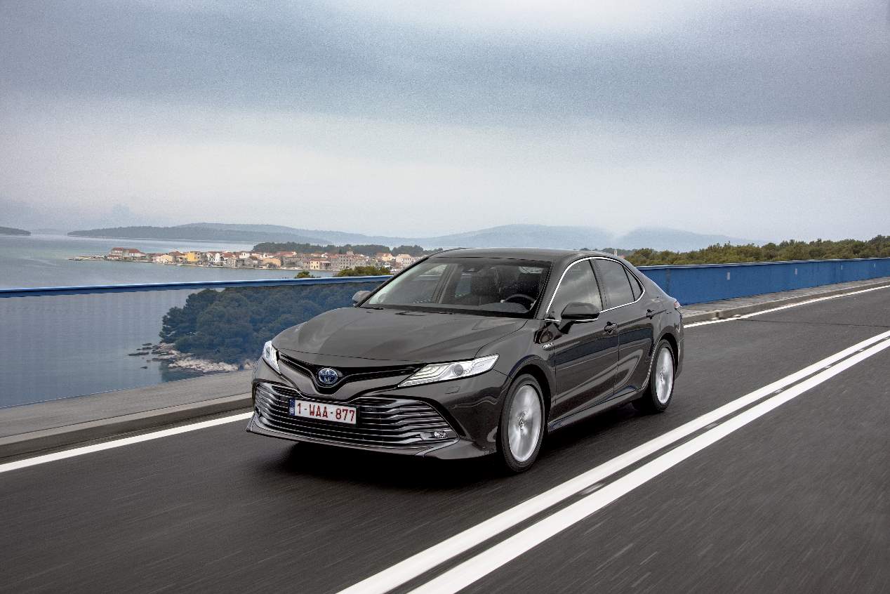 Toyota Camry 2019: el sustituto del Avensis en Europa, en fotos