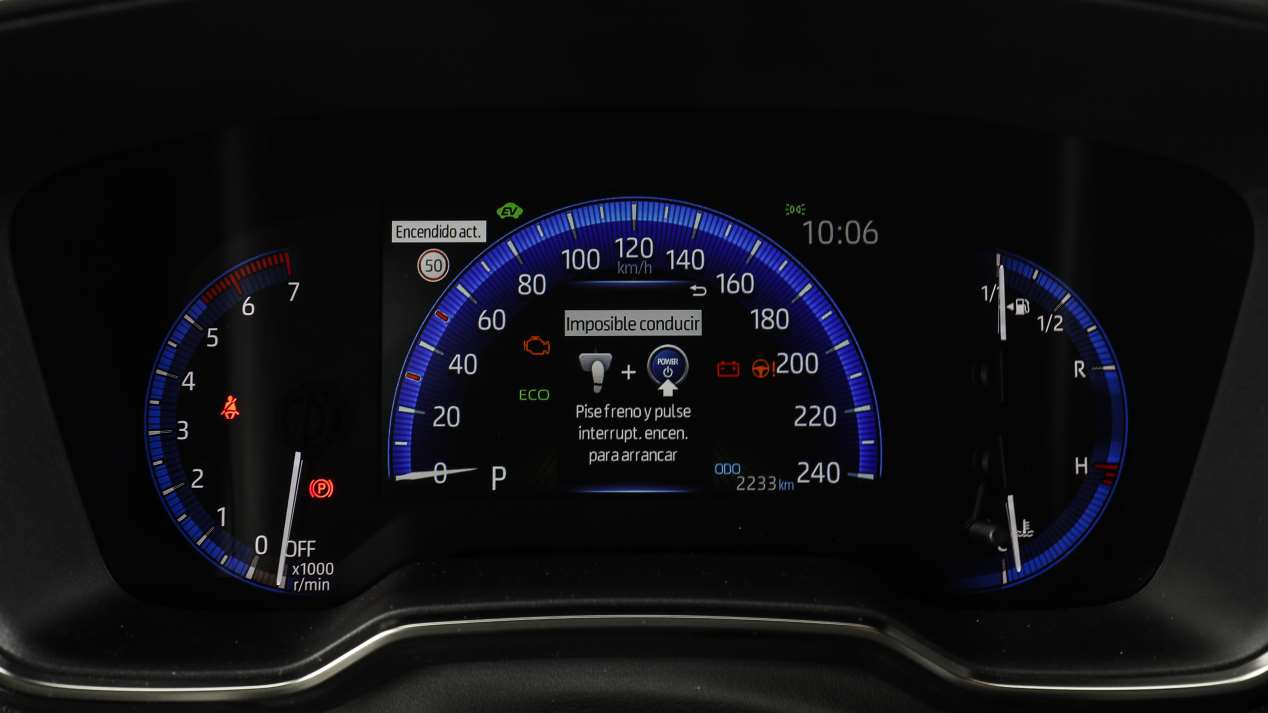 Comparativa: Mazda 3 Skyactiv-G 2.0 vs Toyota Corolla 125H
