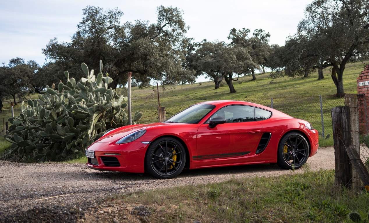 Versiones electrificadas para las nuevas generaciones de los Porsche Cayman y Boxster