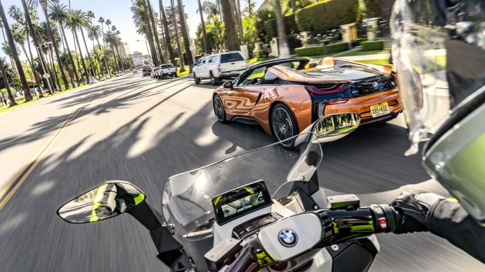 BMW i8 Roadster y C Evolution: recorremos Los Ángeles en la nueva movilidad eléctrica