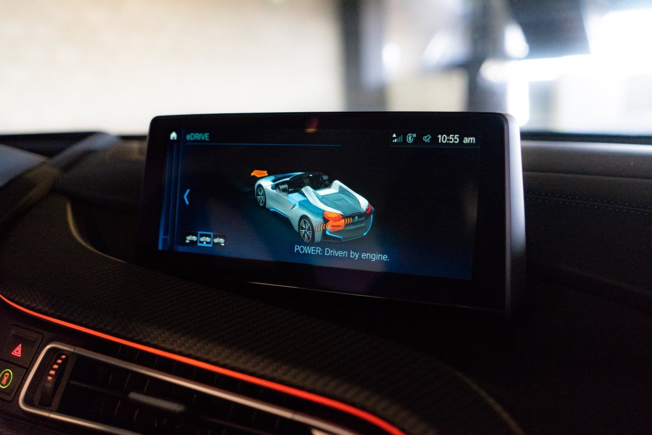 BMW i8 Roadster y C Evolution: movilidad eléctrica a 2 y 4 ruedas... ¡por Los Ángeles!
