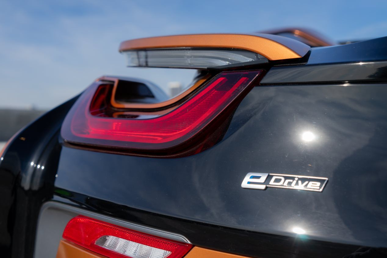 BMW i8 Roadster y C Evolution: movilidad eléctrica a 2 y 4 ruedas... ¡por Los Ángeles!