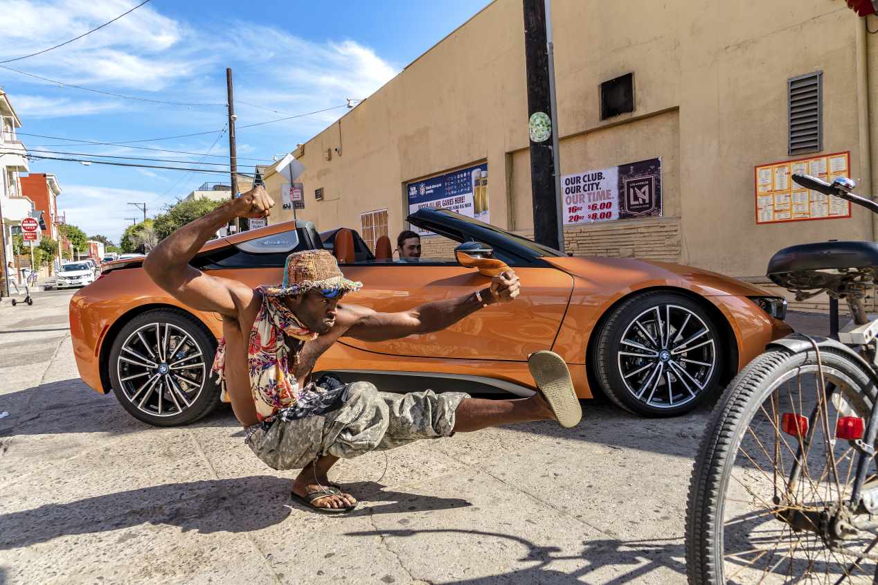 BMW i8 Roadster y C Evolution: movilidad eléctrica a 2 y 4 ruedas... ¡por Los Ángeles!
