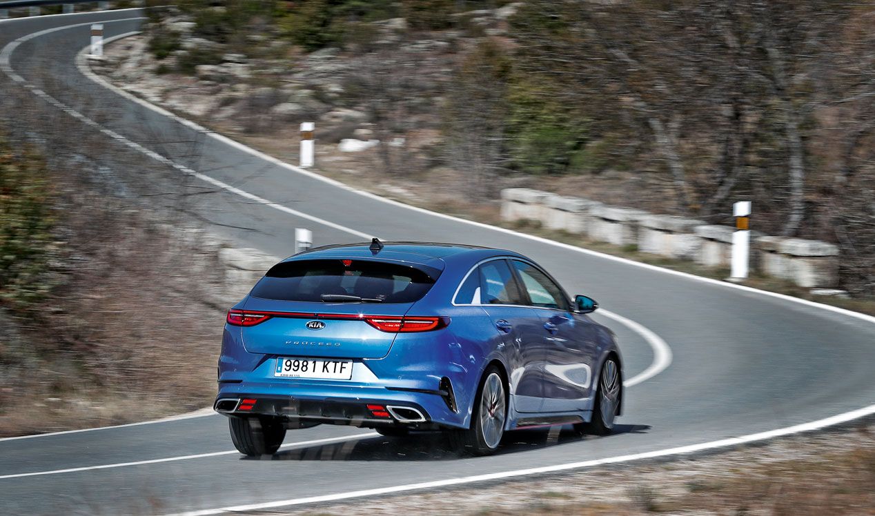 Kia ProCeed GT.