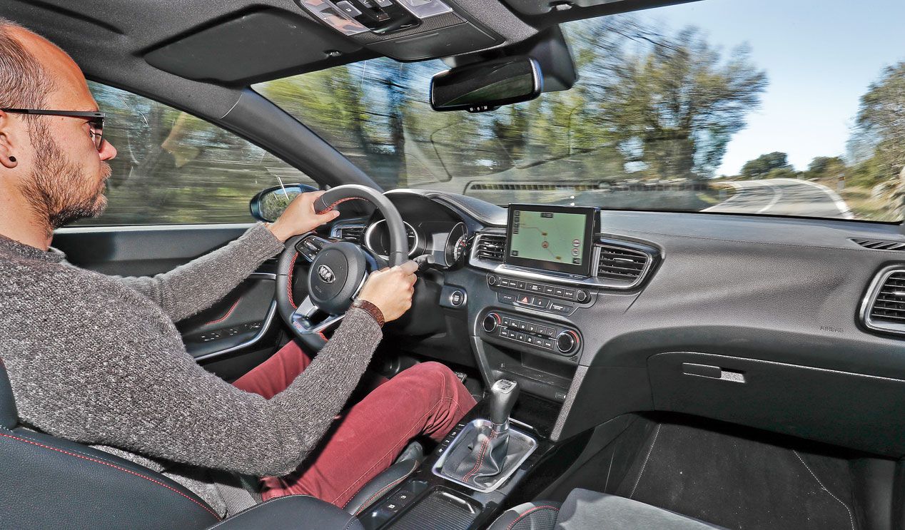Kia ProCeed GT.
