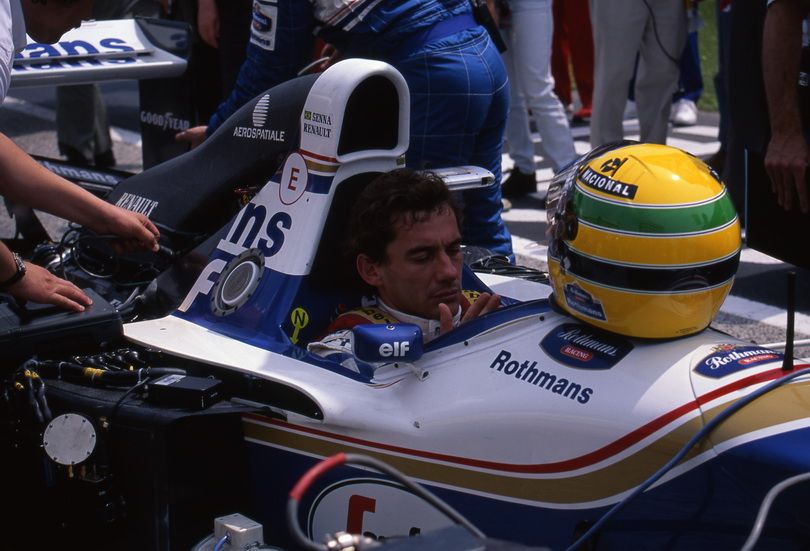 Senna, pensativo, antes de tomar la salida en el GP de San Marino de 1994
