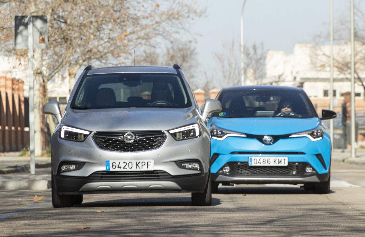 Comparativa: Opel Mokka X GLP vs Toyota C-HR