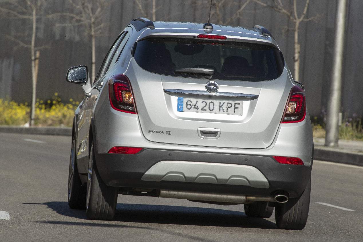 Comparativa: Opel Mokka X GLP vs Toyota C-HR