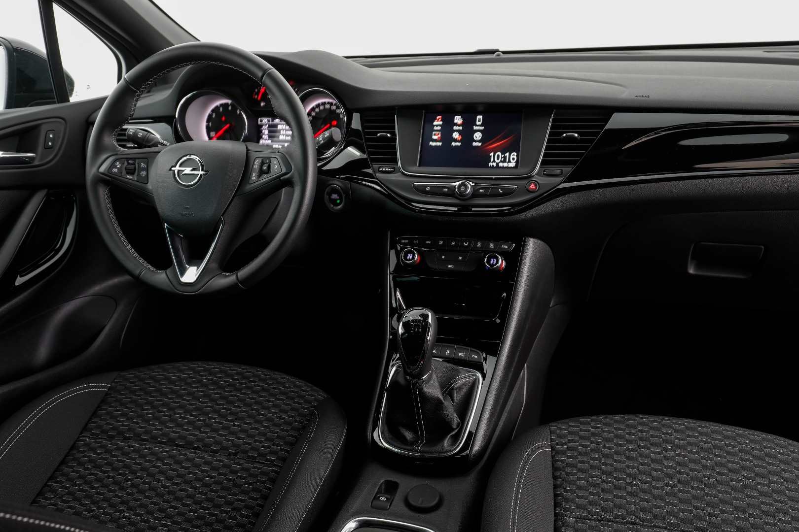 Comparativa: Seat León, Renaul Mégane, Mazda 3, Opel Astra, Ford Focus, Hyundai i30, Kia Ceed y Toyota Corolla