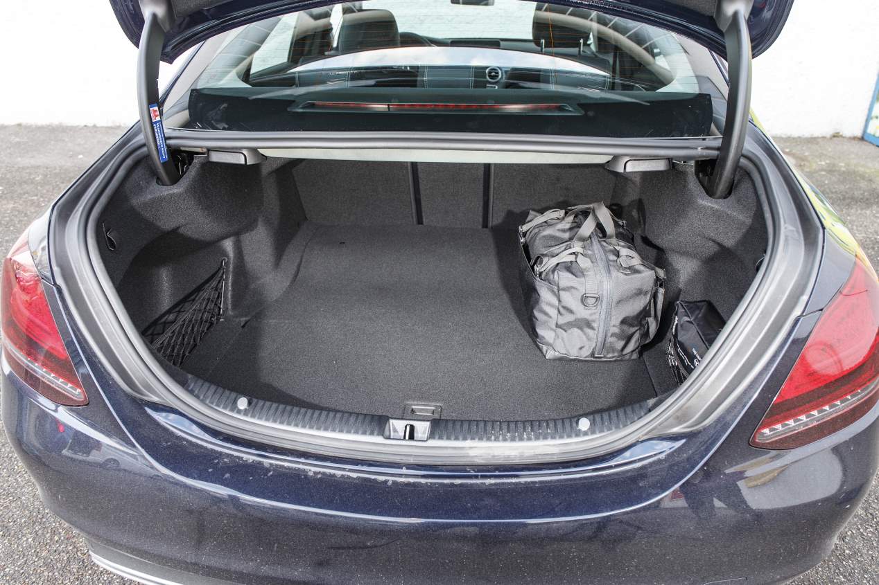 Comparativa: BMW 320d vs Mercedes C 220 d: