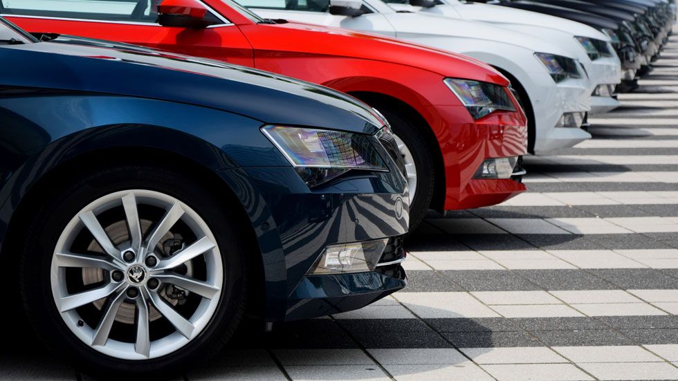 ¿Por qué los coches nuevos que se venden emiten más CO2?