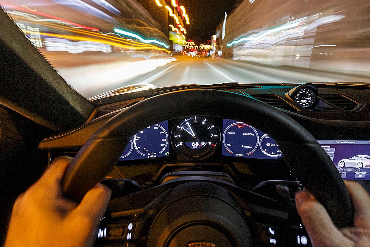 Porsche 911 Carrera 4S, el mito sigue siendo igual de divertido