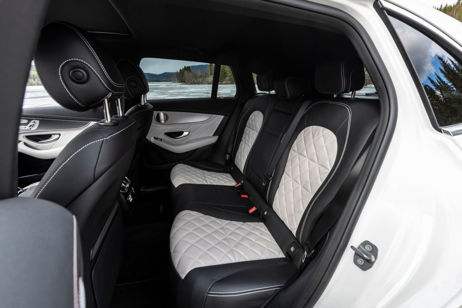 Mercedes Benz EQC 400