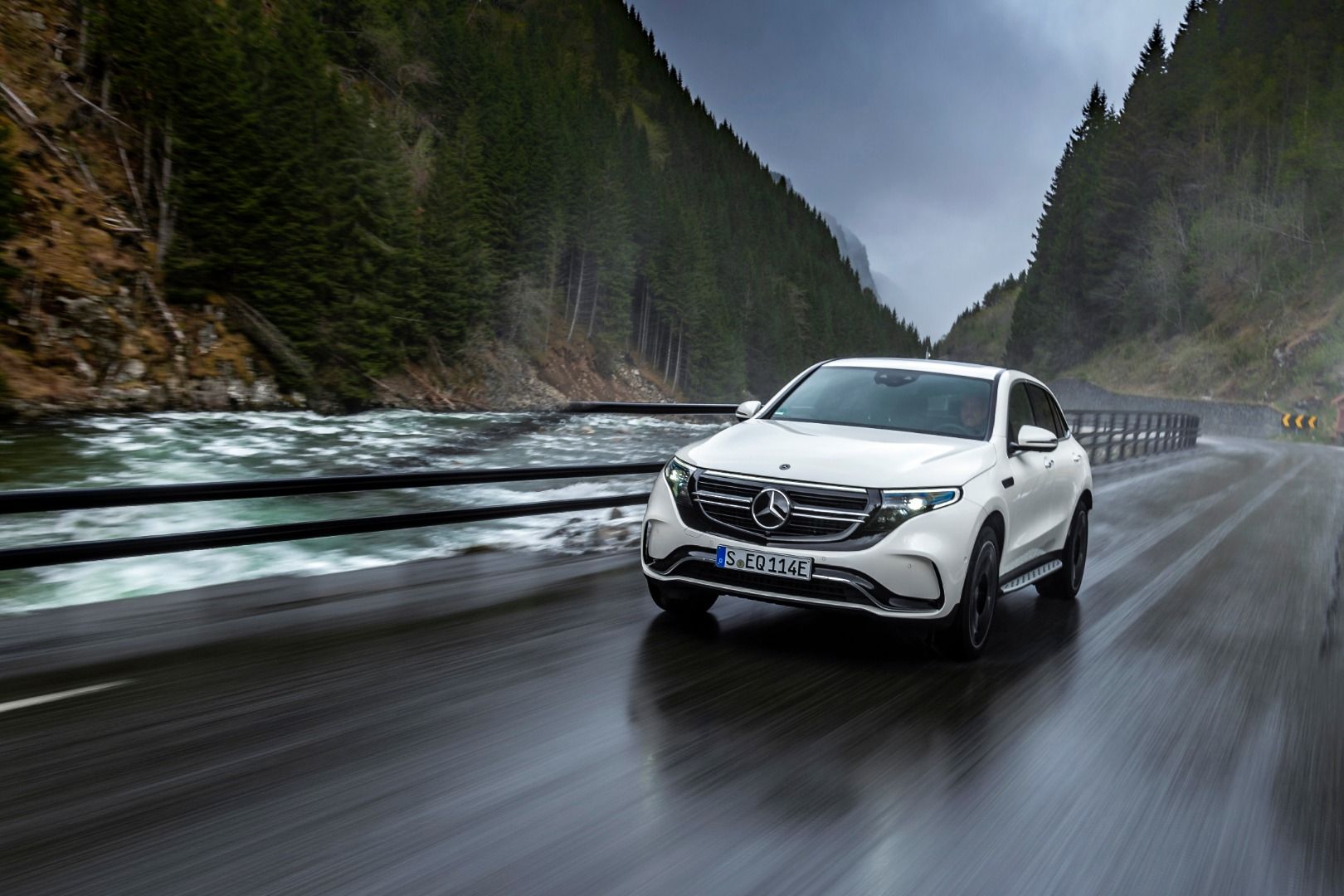 Mercedes Benz EQC 400