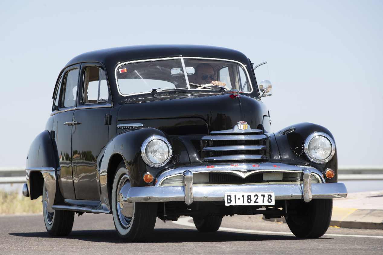 Comparativa: Mercedes Benz 220 vs Opel Kapitän