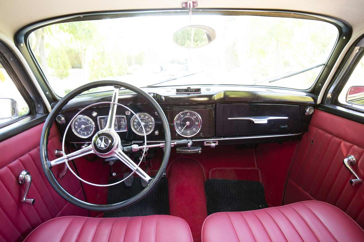 Comparativa: Mercedes Benz 220 vs Opel Kapitän