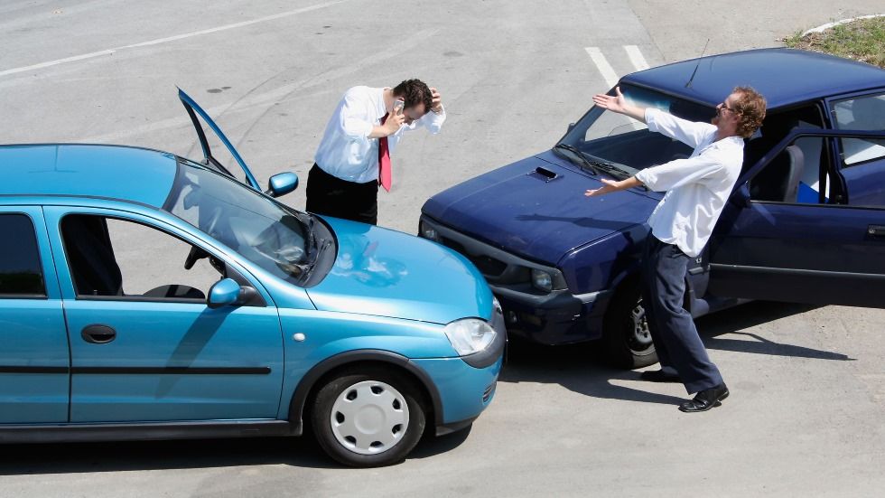 La estafa del falso abogado: la policía alerta de timos sobre accidentes de tráfico