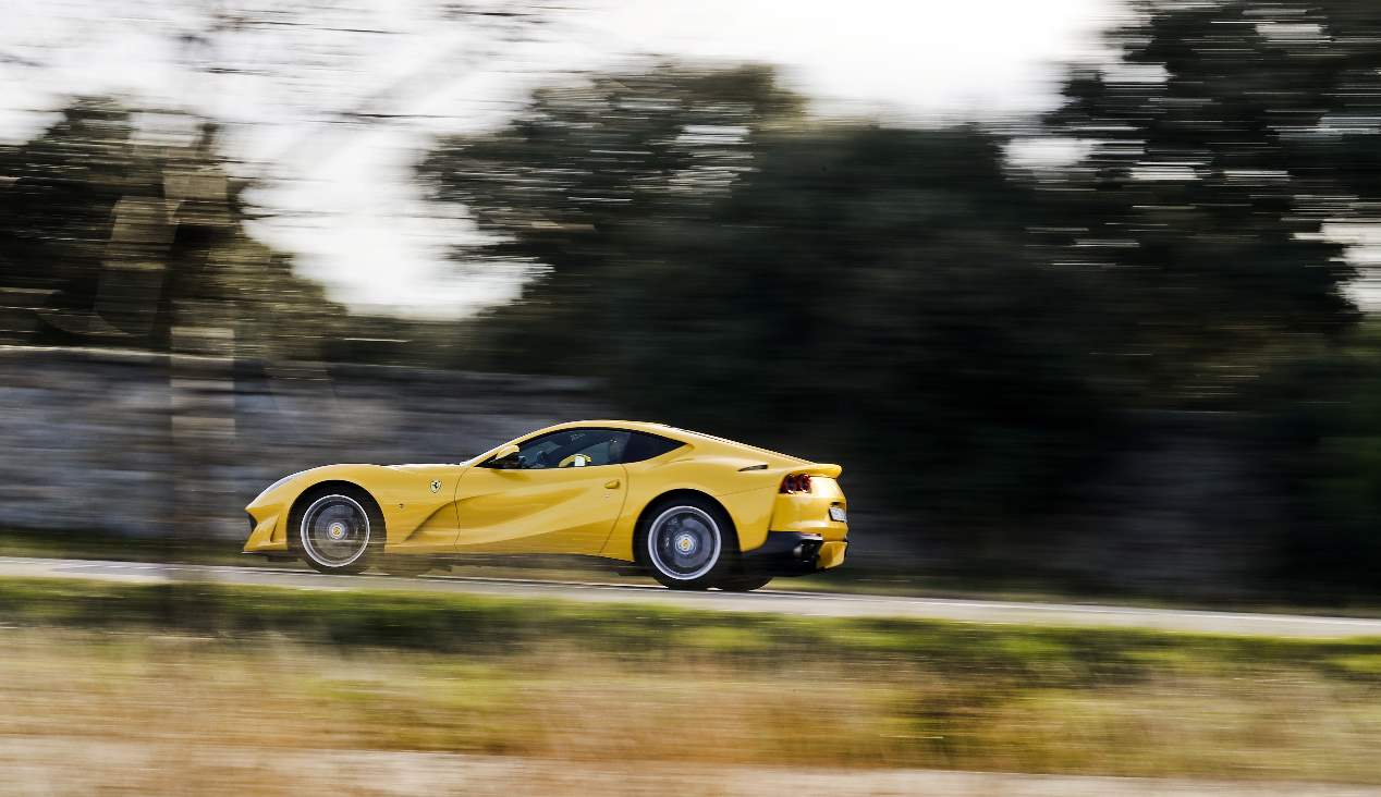 Ferrari 812 Superfast: a prueba el deportivo con motor V12