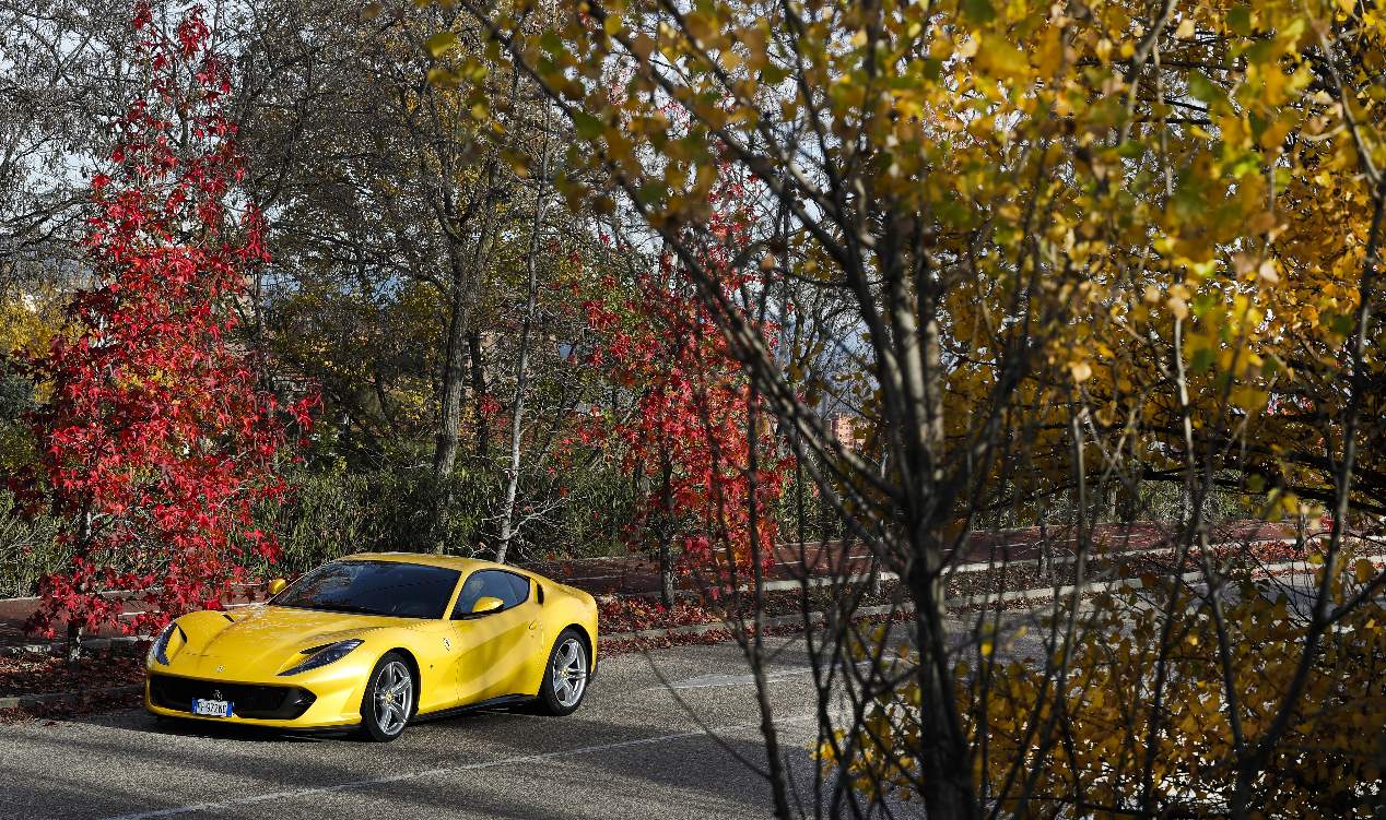 Ferrari 812 Superfast: a prueba el deportivo con motor V12