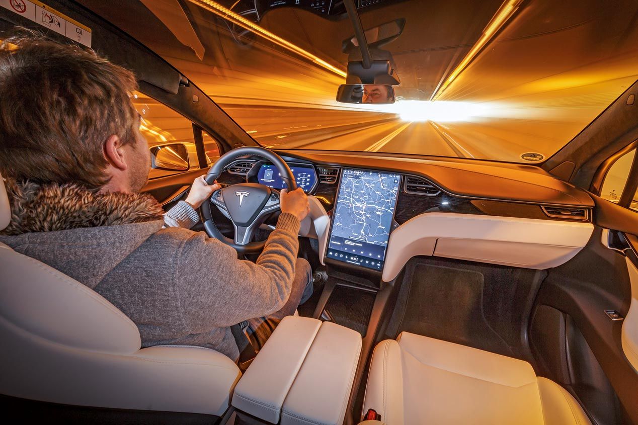 Duelo de SUV eléctricos: Audi e-tron vs Tesla Model X