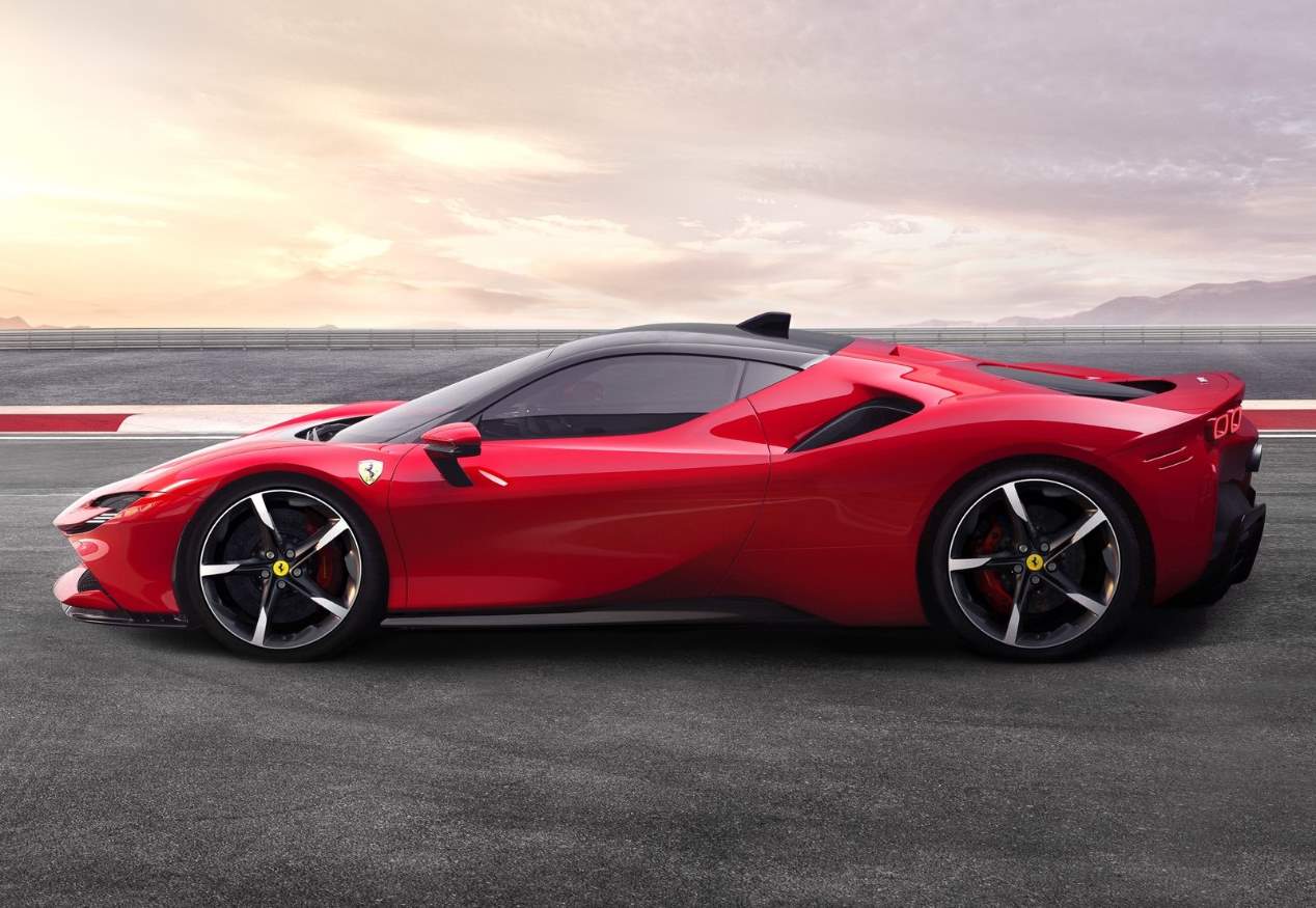 Ferrari SF90 Stradale: las mejores fotos del superdeportivo híbrido