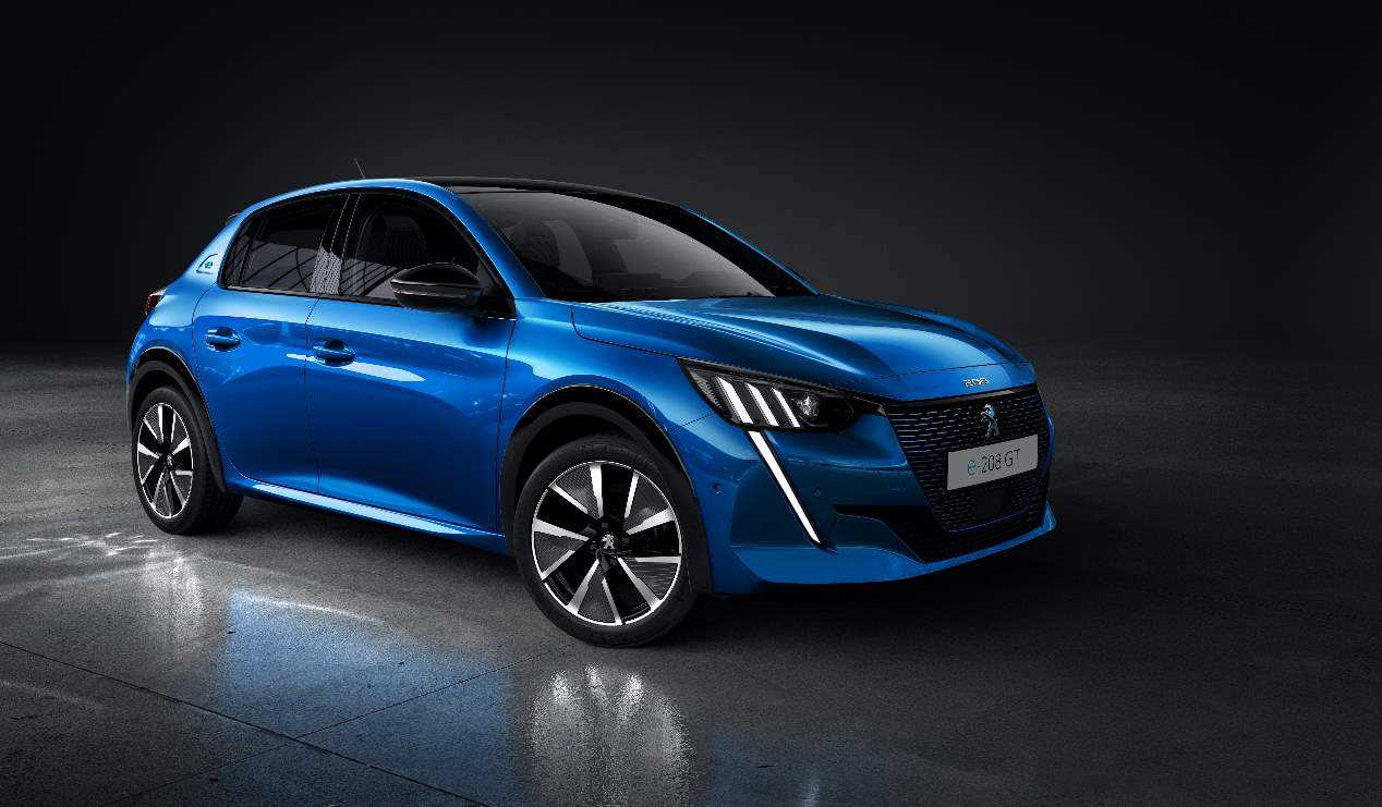 Peugeot e-208 vs Opel Corsa-e: los nuevos utilitarios eléctricos, ¿cuál será mejor?
