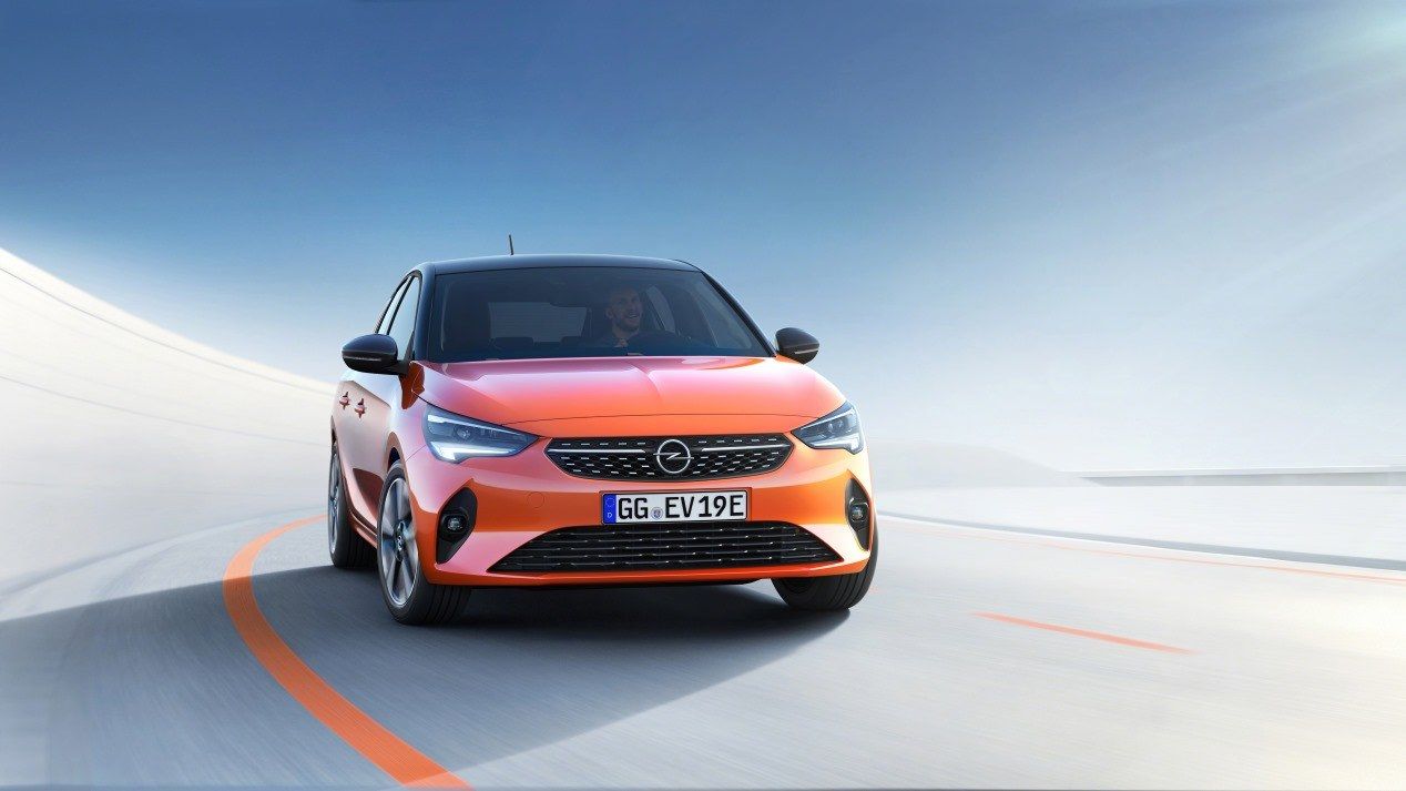 Peugeot e-208 vs Opel Corsa-e: los nuevos utilitarios eléctricos, ¿cuál será mejor?