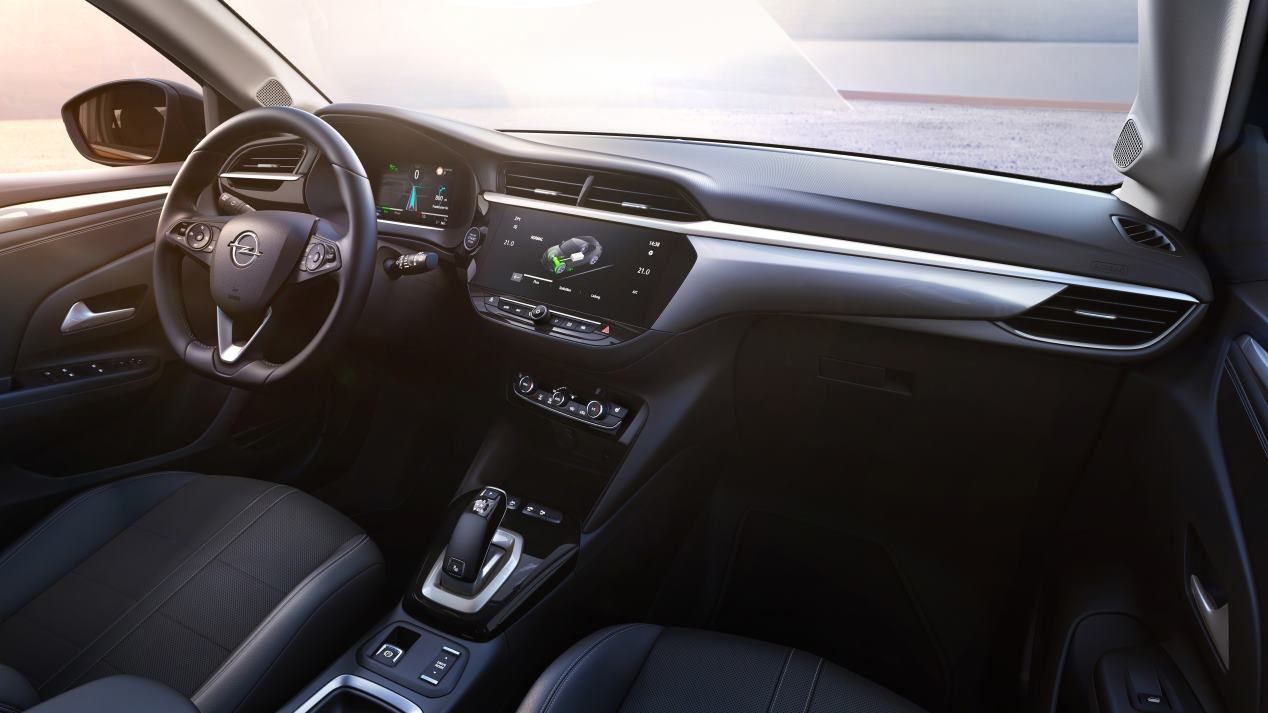 Peugeot e-208 vs Opel Corsa-e: los nuevos utilitarios eléctricos, ¿cuál será mejor?