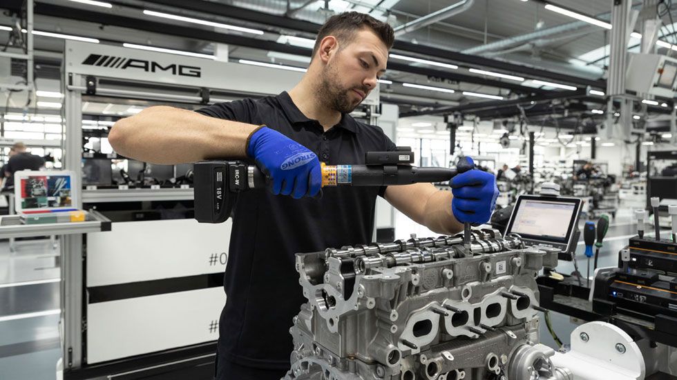 Así es ya el 4 cilindros más potente del mundo: todos los datos del nuevo motor de Mercedes-AMG