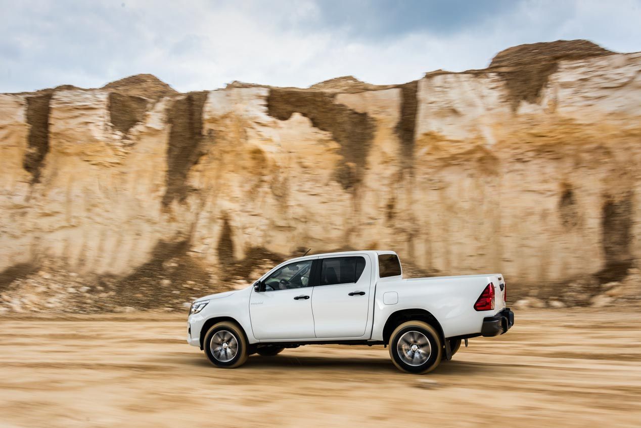 Toyota Hilux 2020: seguridad activa, mejor equipamiento y la adaptación a la normativa Euro 6.2 definen al Pick Up de Toyota