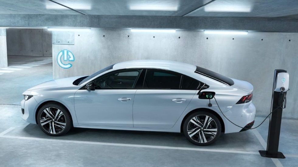 Peugeot 508 Hybrid: primeros precios para Europa y datos de la nueva berlina