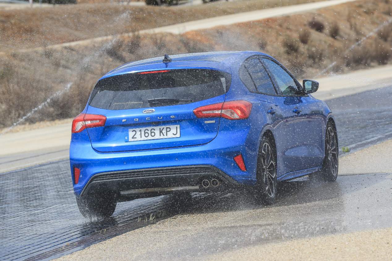Comparativa: Ford Focus vs Seat León, ¿cuál es mejor?