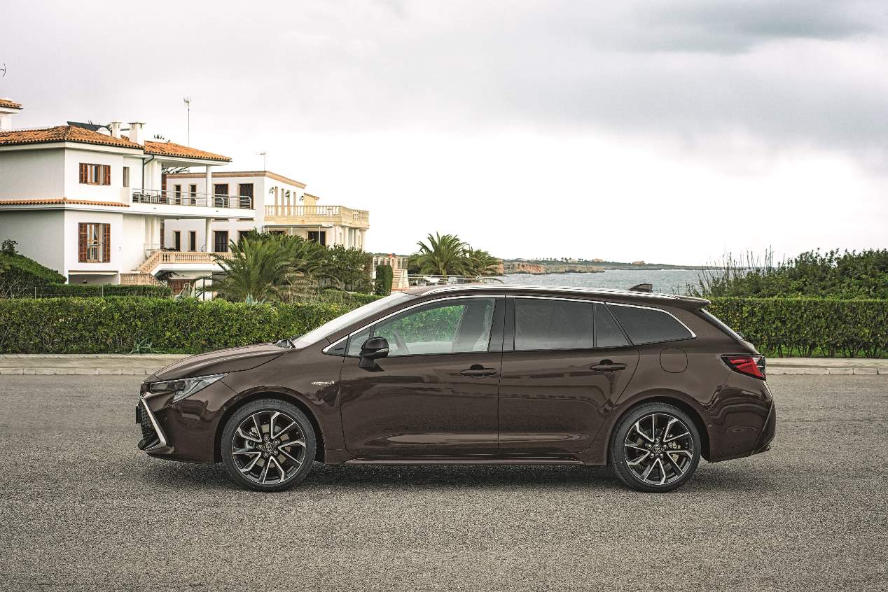 A prueba el Toyota Corolla híbrido en versión familiar