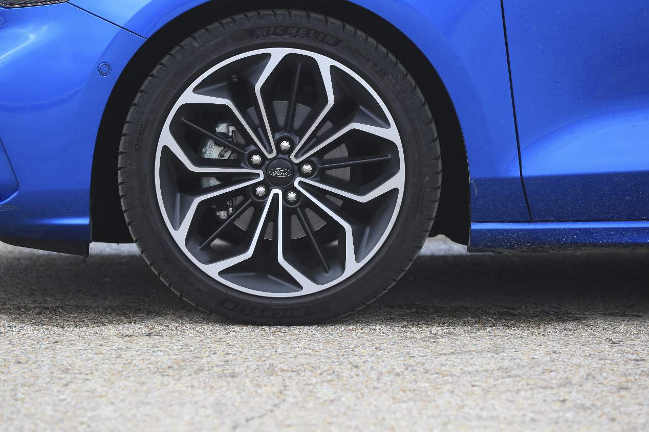 Comparativa: Ford Focus vs Seat León, ¿cuál es mejor?