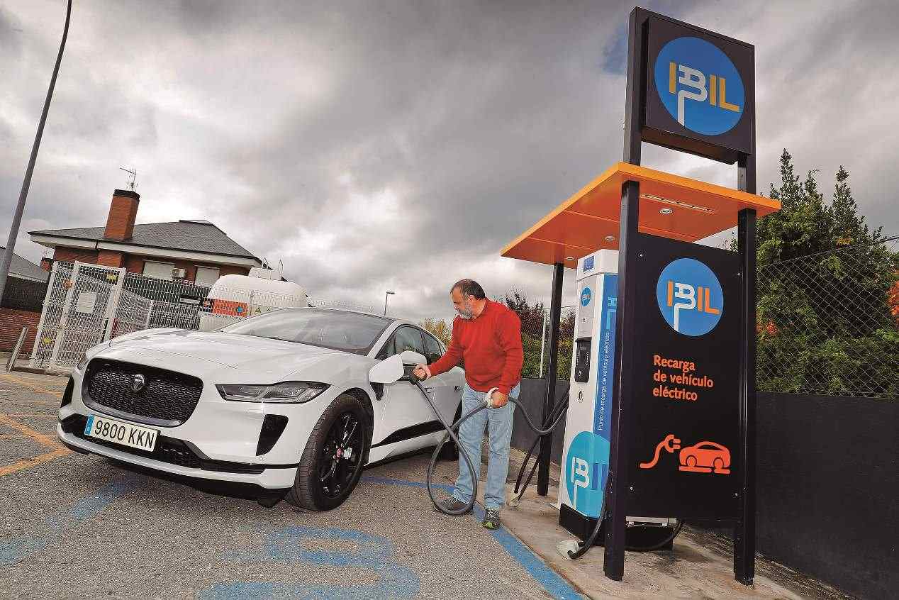 Audi e-Tron y Jaguar i-Pace: los nuevos SUV eléctricos, a revisión