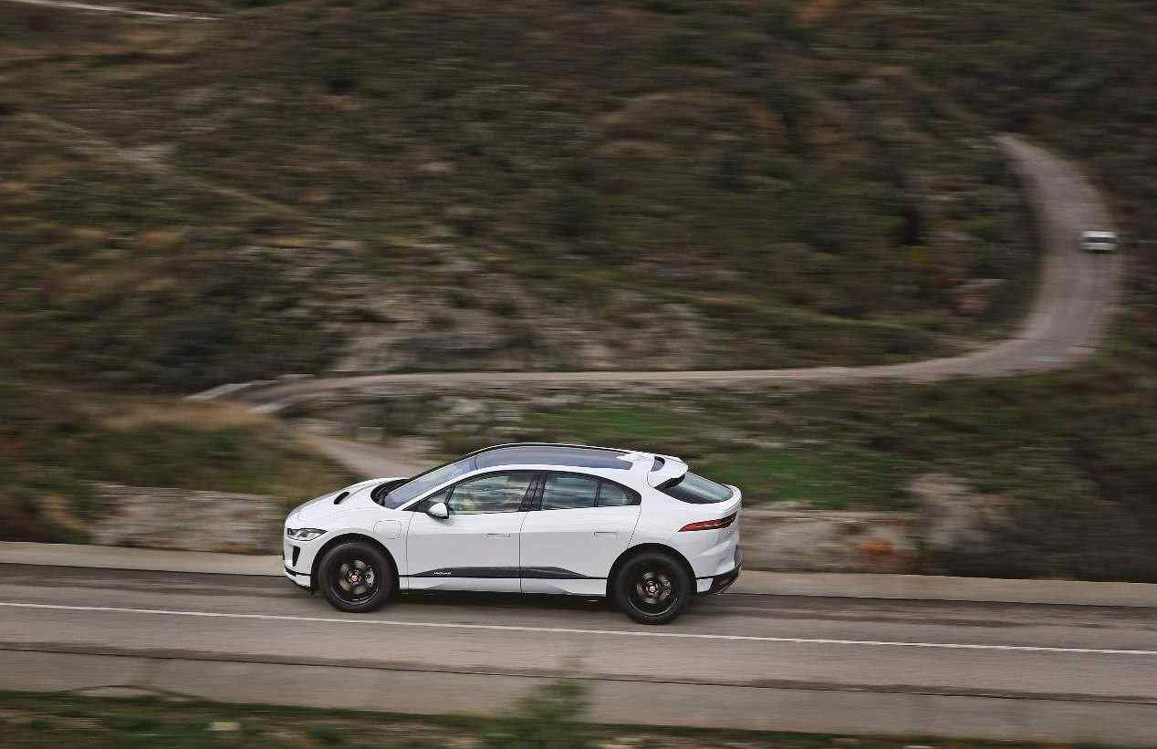 Audi e-Tron y Jaguar i-Pace: los nuevos SUV eléctricos, a revisión