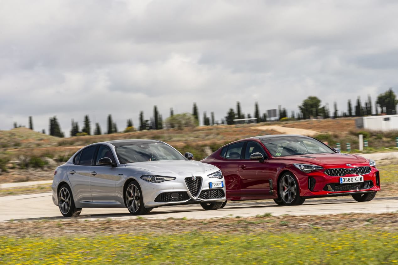 Comparativa: Alfa Romeo Giulia 2.0T Veloce vs Kia Stinger 3.3 T-GDI GT