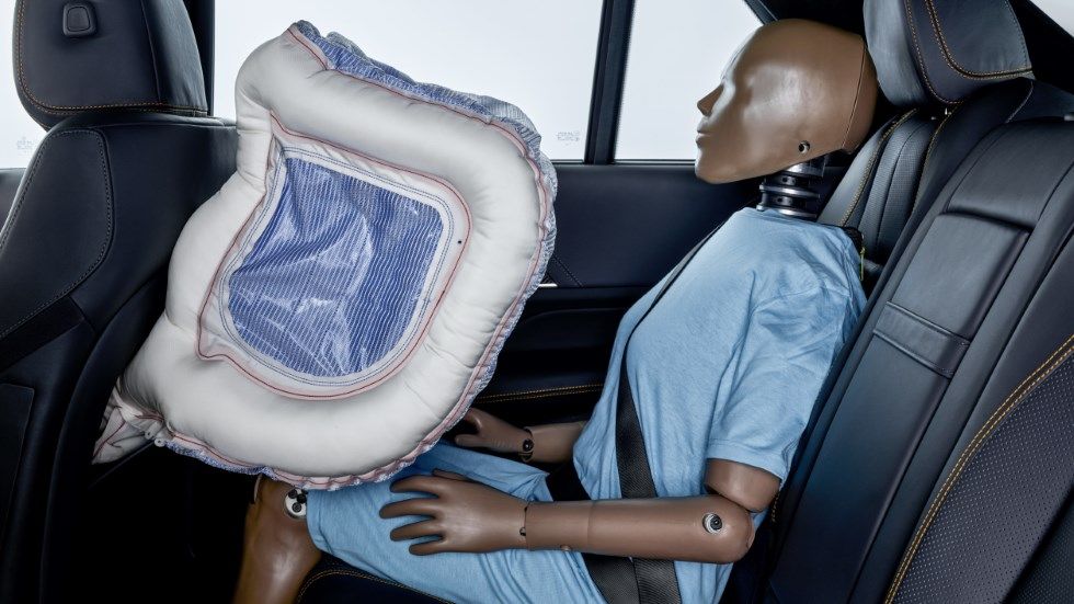 Airbags frontales traseros: así la última innovación en seguridad