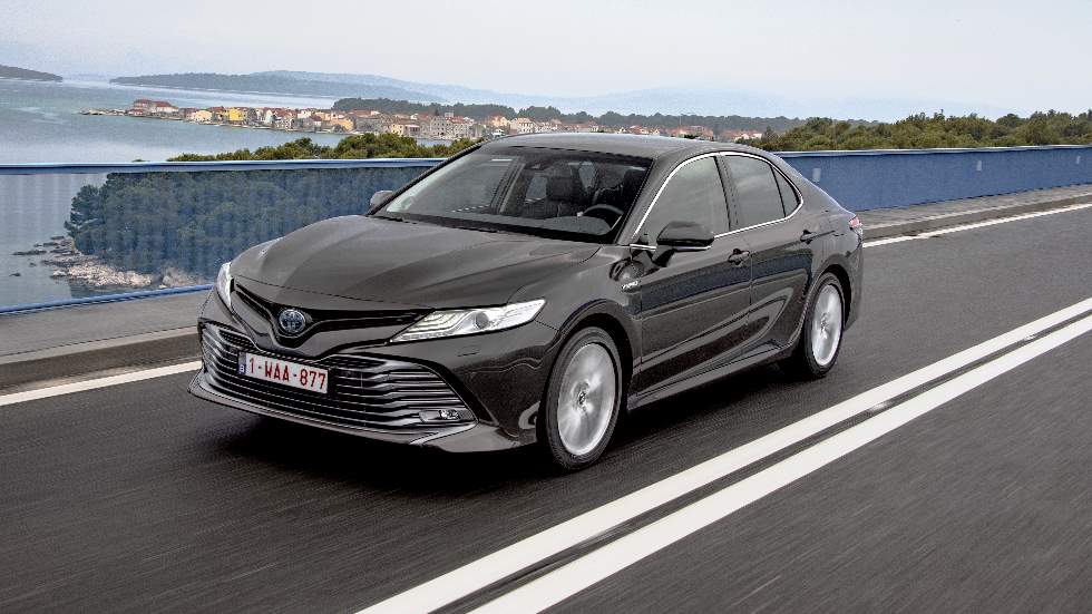 Toyota Camry Hybrid 2019: todos los precios y datos para España