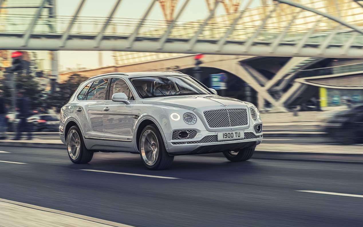 Bentley apostará por la electrificación, con un eléctrico puro en 2025
