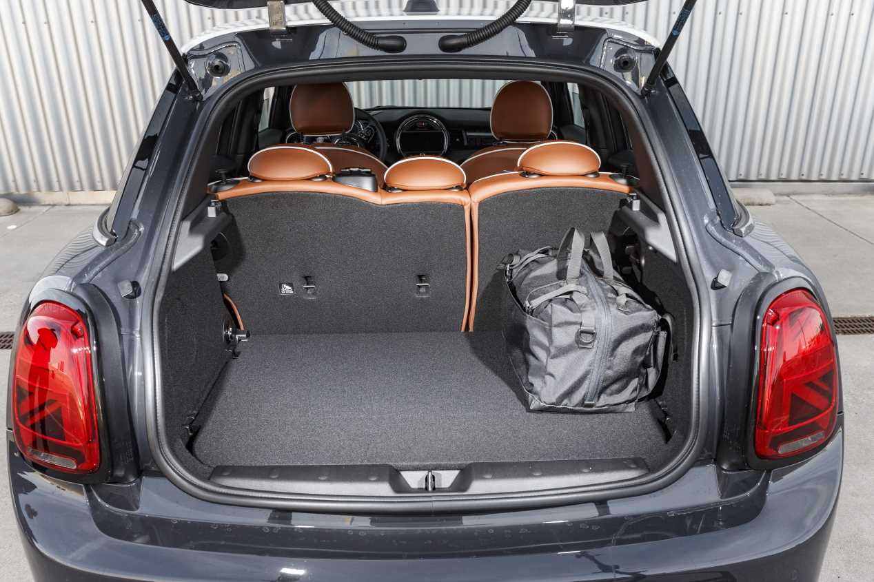 Comparativa: Audi A1 Sportback 40 TFSi vs Mini Cooper S