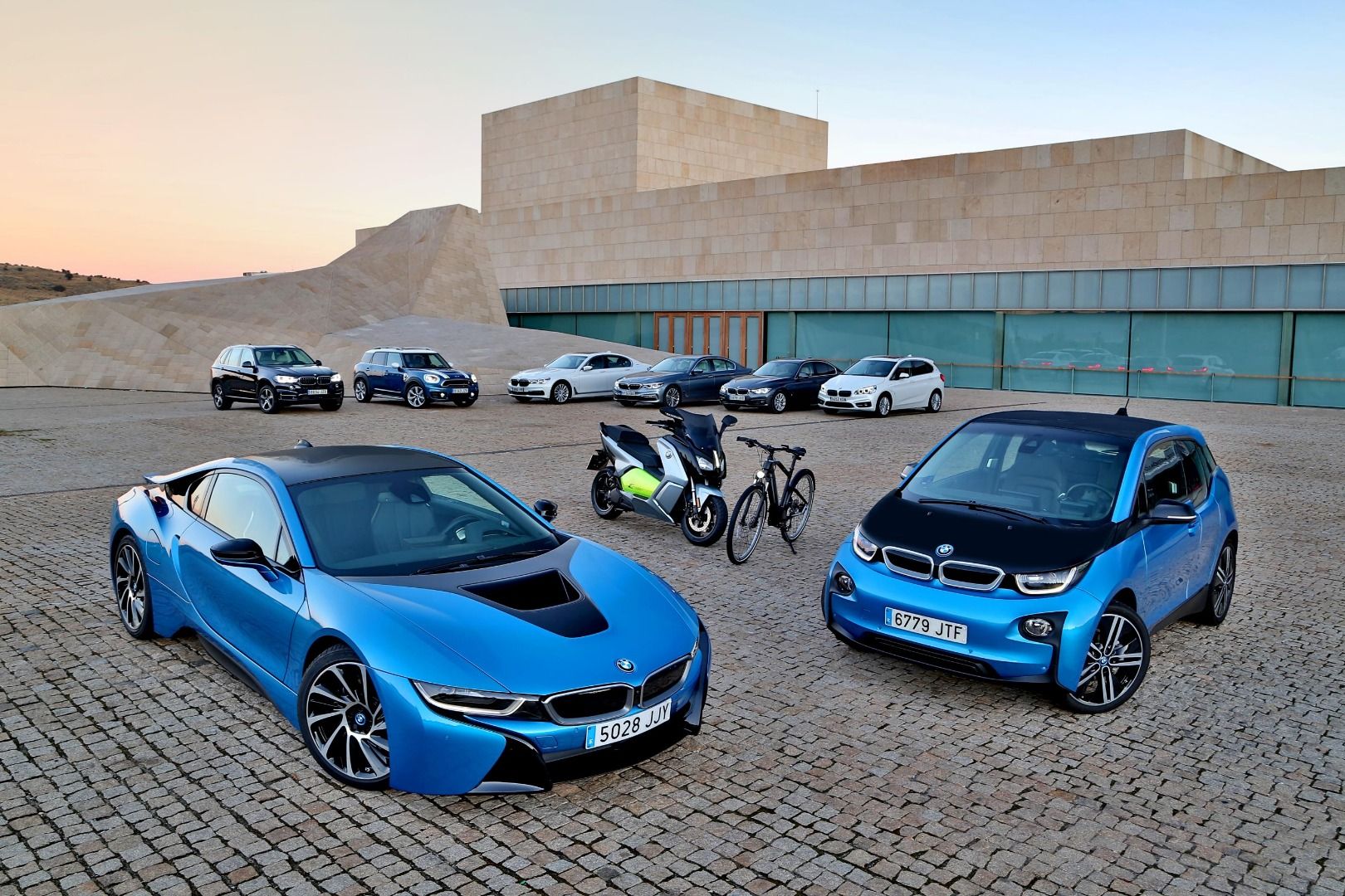 Todos los BMW eléctricos e híbridos plug-in del momento