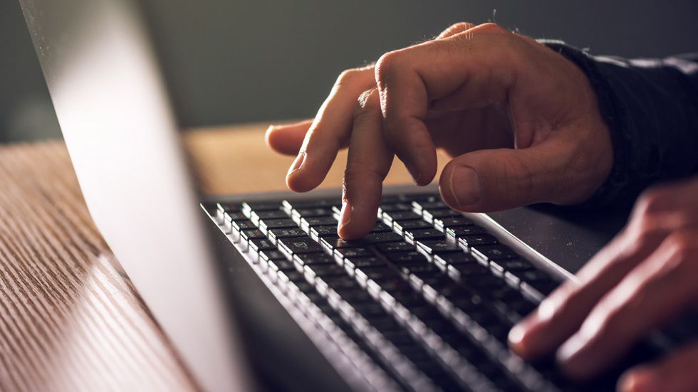 ¿Te ha llegado una multa de tráfico? Así la puedes pagar por Internet