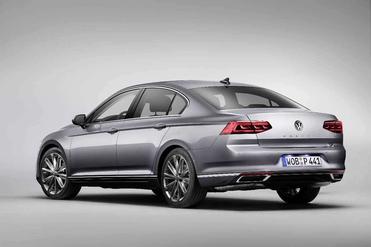 Opel Insignia 2020 vs VW Passat 2019: duelo de nuevas berlinas