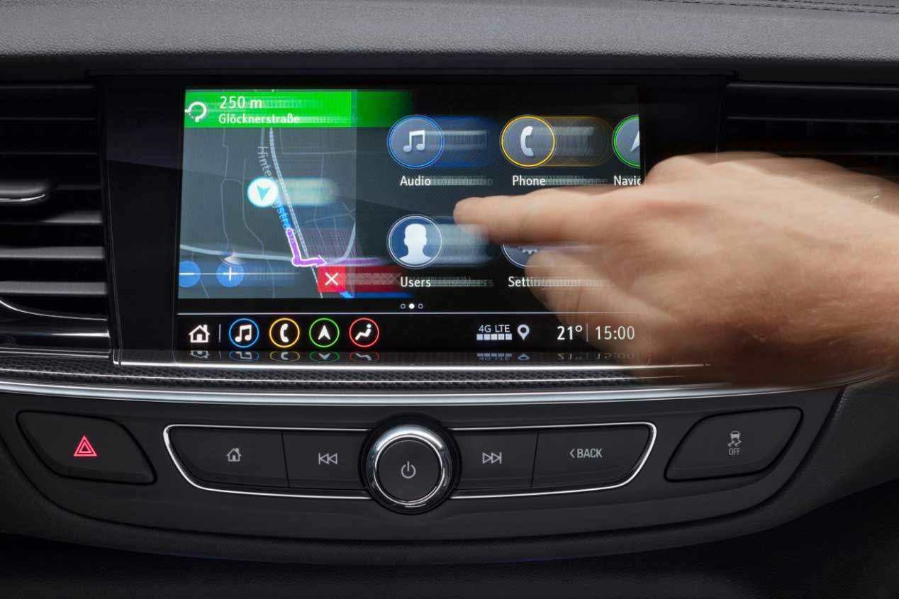 Opel Insignia 2020 vs VW Passat 2019: duelo de nuevas berlinas